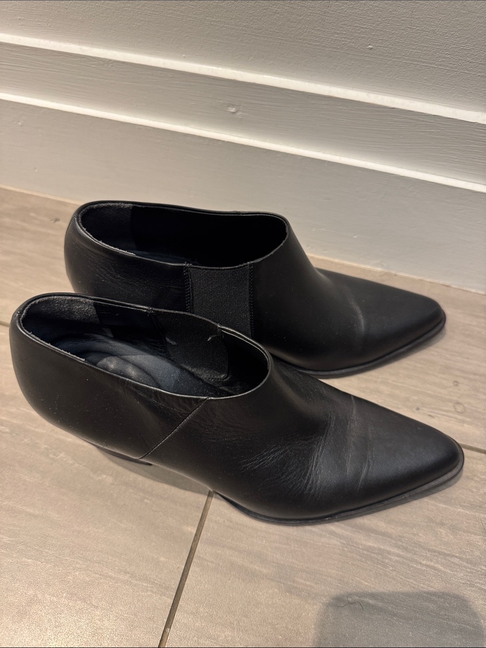 Vince Black Leather Pointed Slip-On Women’s Dress Shoes - Picture 5 of 5